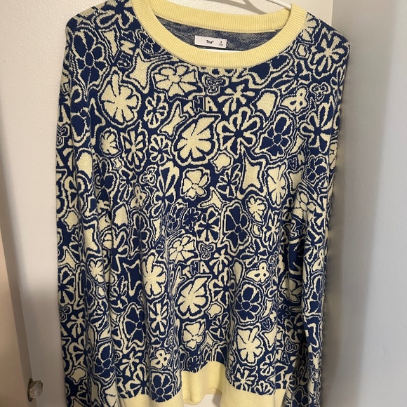 TNA Sweater - Picture 1 of 3